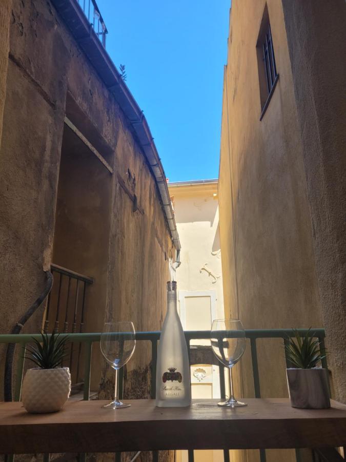 Au Coeur Du Citron Apartment Menton Bagian luar foto